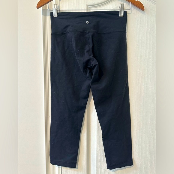 Lululemon low-rise 3/4 yoga pant - dark grey - Picture 2 of 3